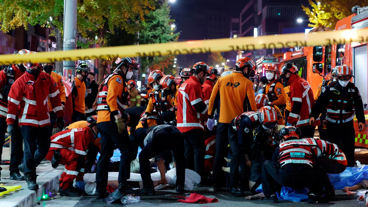 Tientallen mensen gereanimeerd na drukte op Halloweenfeest in Zuid-Korea