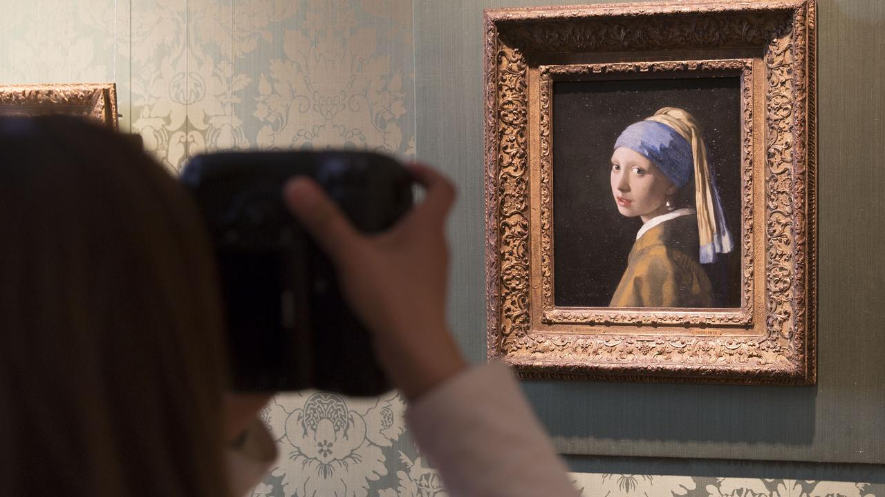 Twee klimaatactivisten moeten een maand de cel in voor actie bij Meisje met de parel