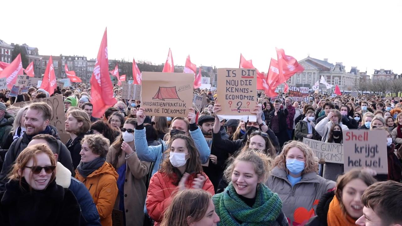 Basisbeurs komt terug, maar studenten rekenen zich nog niet rijk in 2023