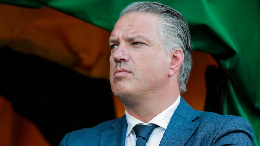 Ajax-coach Steijn eist dat Van Hooijdonk intrekking van 'duistere deals'-uitspraak eist