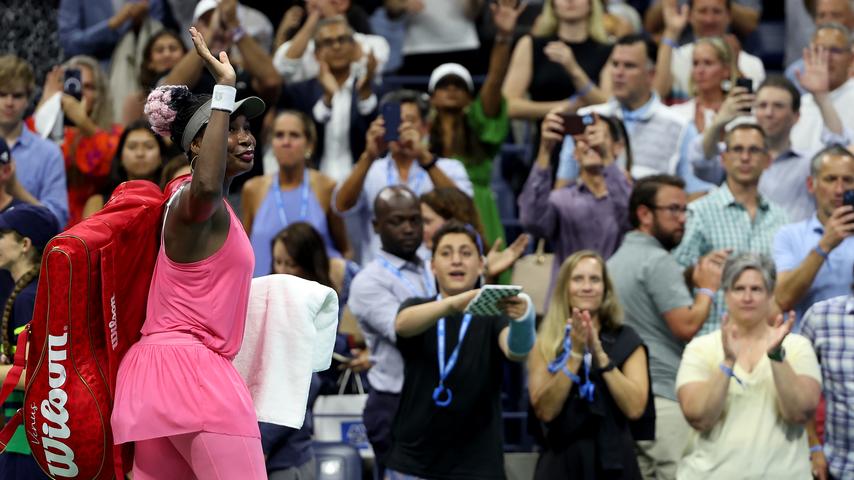 Alcaraz verslaat Venus Williams op US Open en spaart krachten