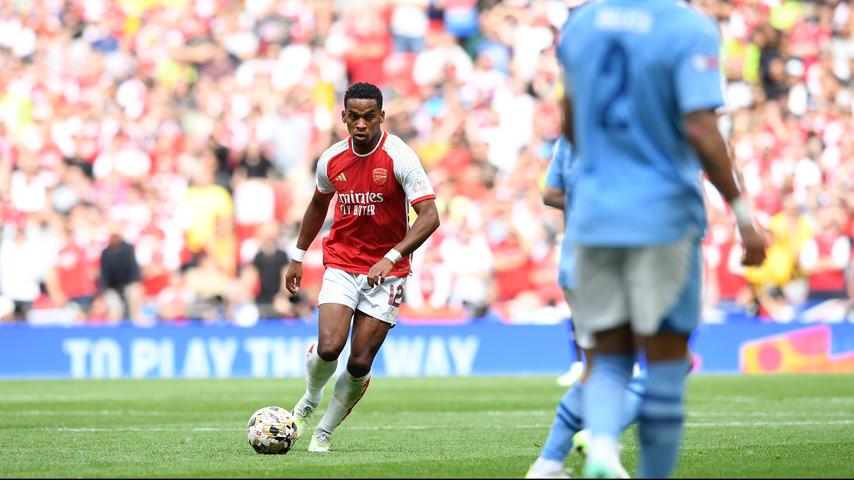 Arsenal wint Community Shield na doelpunt in 101e minuut en penaltyreeks tegen Manchester City