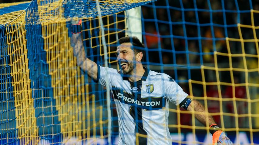 Buffon (45) beëindigt na 28 jaar legendarische doelmannencarrière