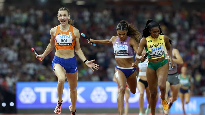 Femke Bol brengt estafettevrouwen naar wereldtitel op 4x400 meter