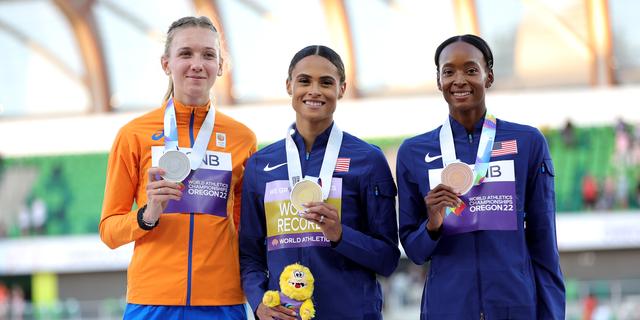 Femke Bol staat voor het eerst op de favorietenlijst voor WK-finale: 'Er kan van alles gebeuren'