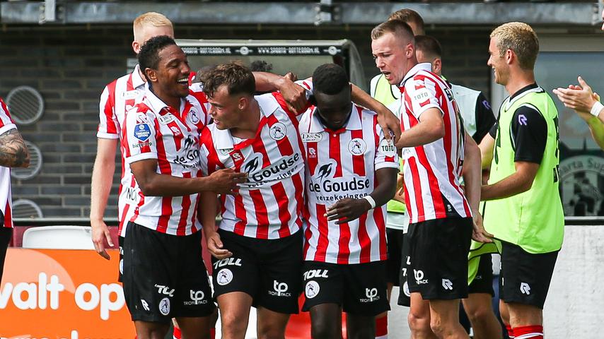 Feyenoord redt gelijkspel tegen Sparta door goal Sauer (17) in blessuretijd