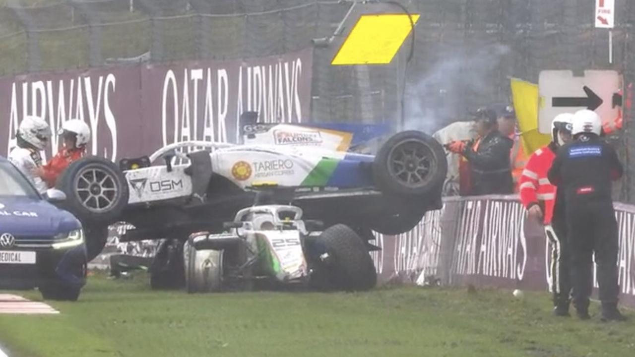 Formule 2-race in Zandvoort gestaakt na Ã©Ã©n ronde vanwege crash en regenval