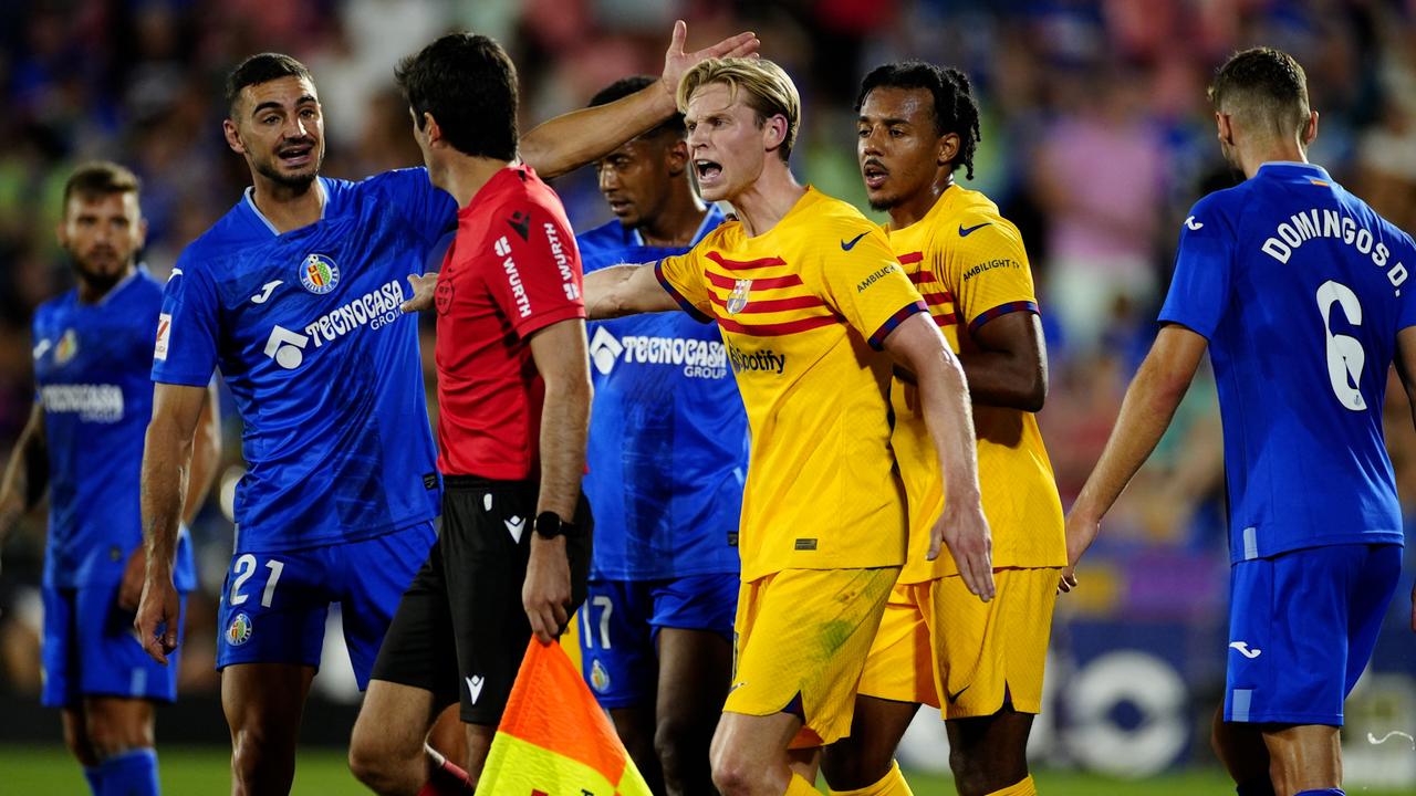 Frenkie de Jong en Xavi zijn boos na puntenverlies door arbitrage: 'Een schande'