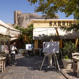 Griekse president biedt gedupeerde toeristen op Rhodos kosteloze vakantie aan
