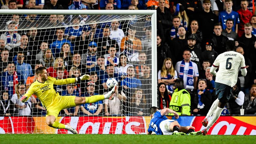 Het spectaculaire gelijkspel tussen PSV en Rangers: een terugblik op de voetbalwedstrijd