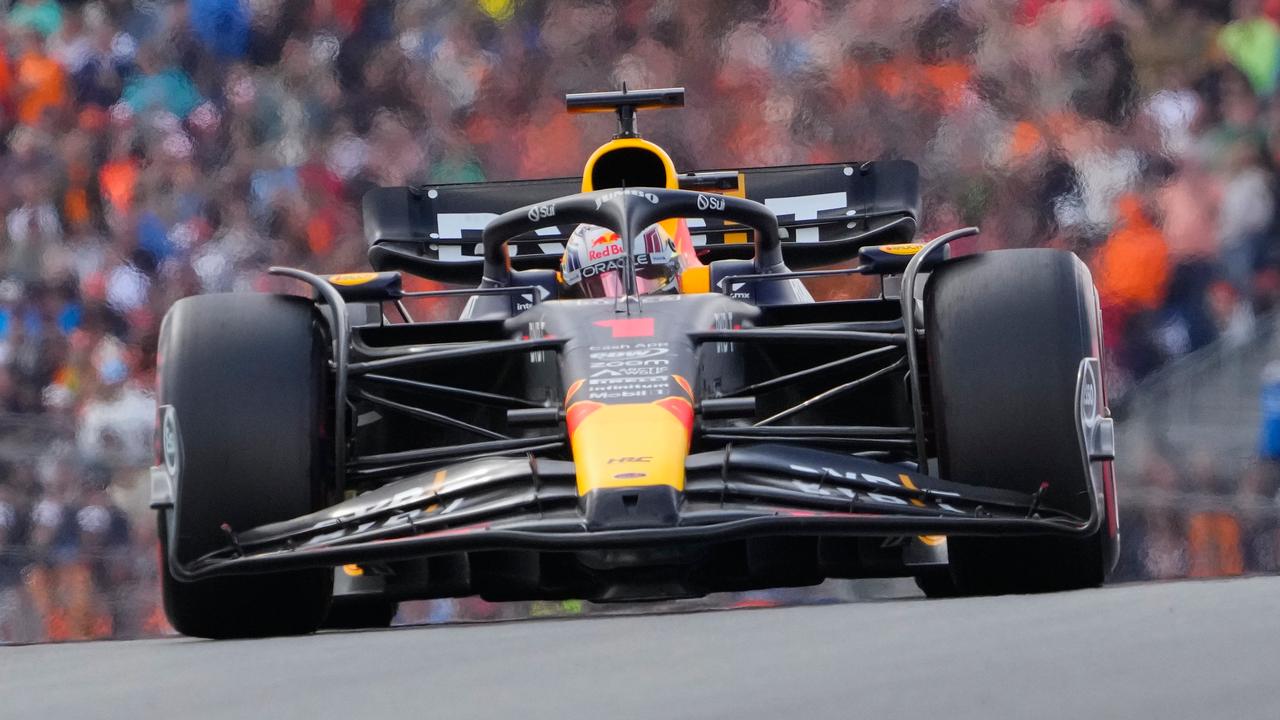 Horner verdedigt PÃ©rez na zeggen dat Verstappen twee tellen sneller was dan iedereen