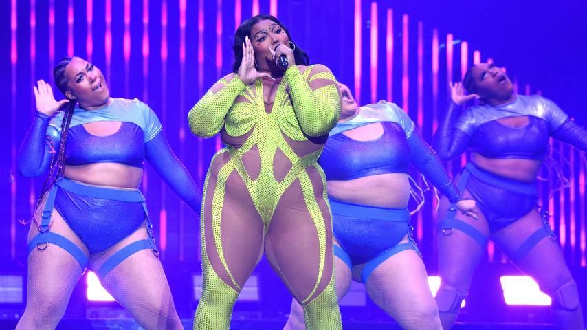 Lizzo wordt beschuldigd van ongepast gedrag, ondanks haar status als rolmodel voor haar fans