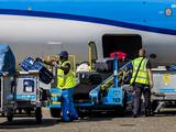 Schiphol vermindert werkdruk van bagageverwerkers met behulp van heftrucks en robots