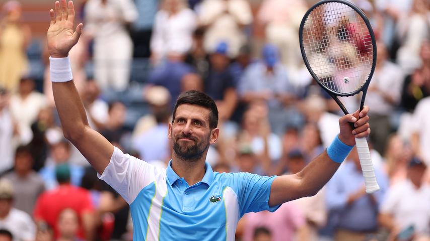 Swiatek wint moeizaam van mondiale nummer 322 op US Open, Djokovic overtuigend