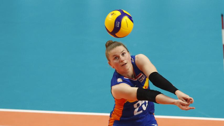 Volleybalsters starten EK met overwinning op Spanje