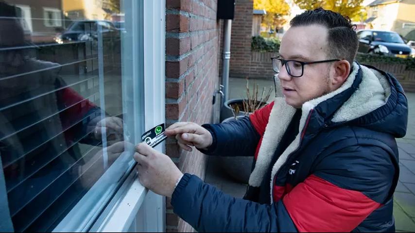 Vrijwilligers helpen bij het bewaken van supermarkten na overlast bij AZC's