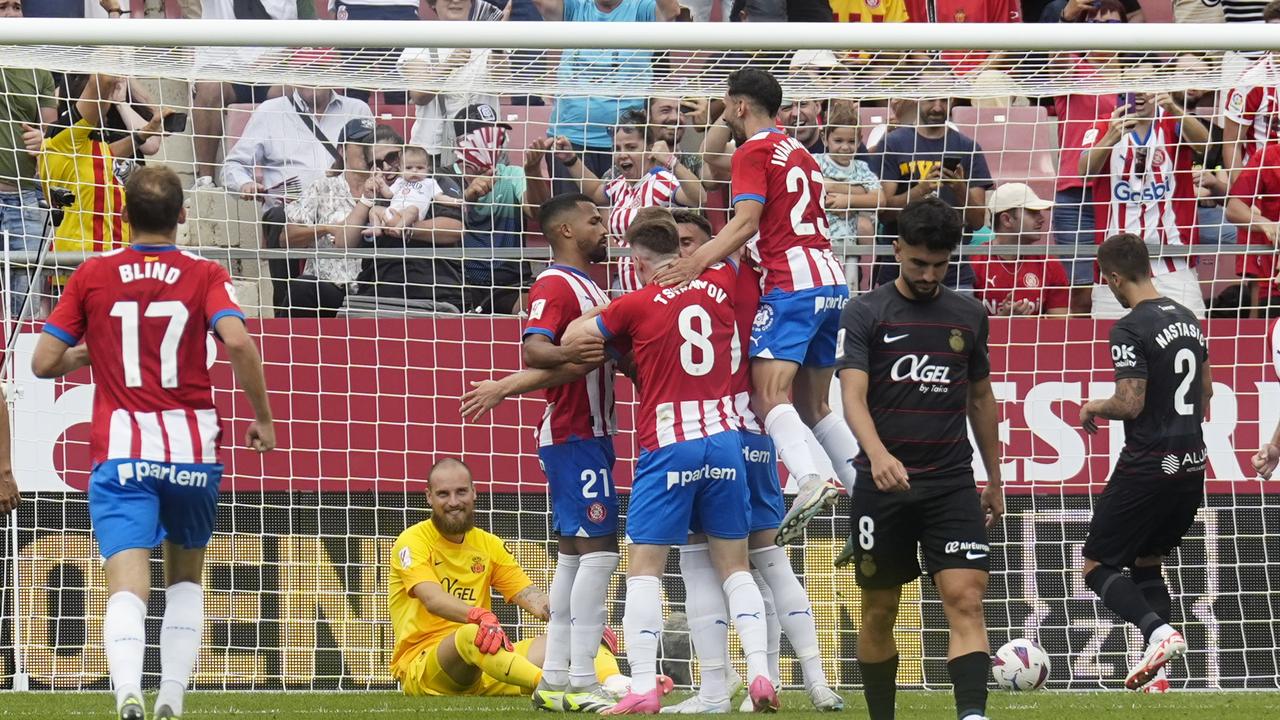 Girona blijft dromen waarmaken en verovert dankzij Blind een plaats in La Liga.