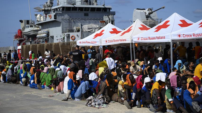 Lampedusa-situatie 'rustiger' na recordaantal migranten dat aankwam