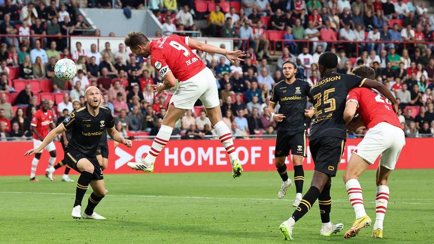 Luuk de Jong blij met titel van Eredivisie-topscorer van deze eeuw: 'Verder verbeteren'