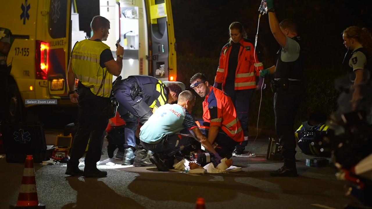 Man ontsnapt uit rijdend arrestantenbusje na aanhouding op vliegveld Rotterdam