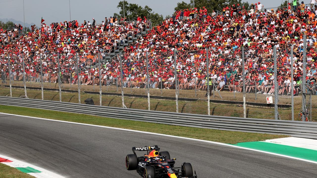 Max Verstappen wint tiende Grand Prix op rij in Monza, creëert Formule 1-geschiedenis