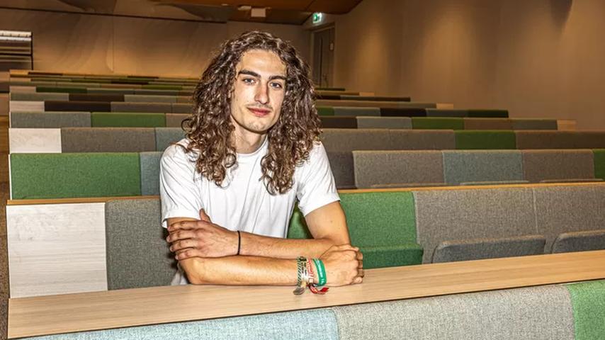 Merijn (23) realiseert droom na jaar studeren aan PABO