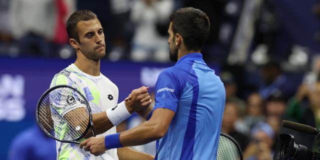 Novak Djokovic vecht zich in de Amerikaanse nacht naar de vierde ronde van de US Open