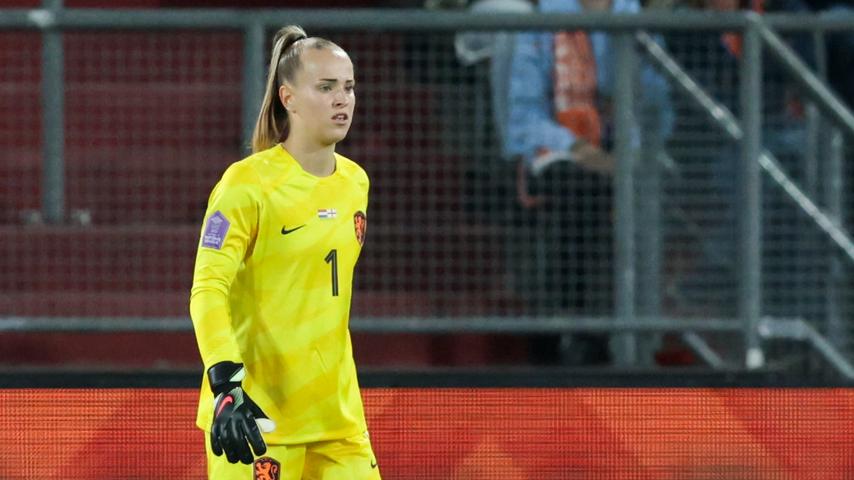 Oranje Wint van Engeland onder Leiding van Wiegman en Houdt Olympische Droom in Leven