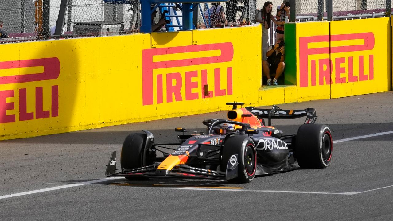 Verstappen krijgt opluchting na tiende plaats: ‘Hij was wat gespannen’