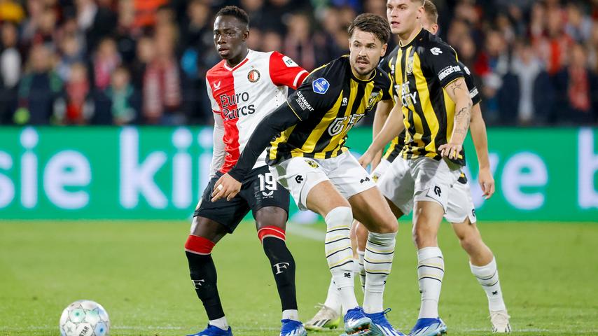 Feyenoord verzekert zich van Giménez voor CL-duel met Lazio