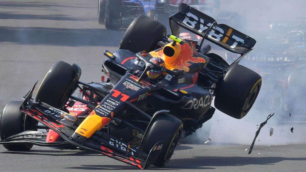 Max Verstappen verbreekt record met zestiende seizoenszege in Mexico