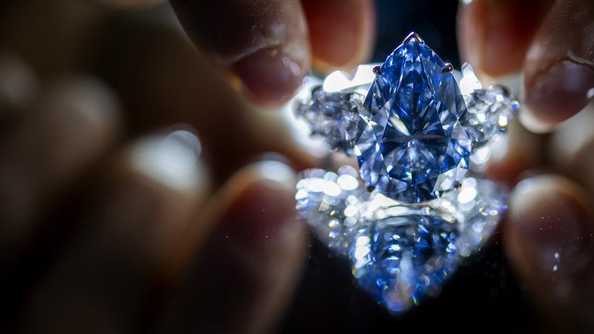 De prijs van de duurste blauwe diamant ooit te koop aangeboden.