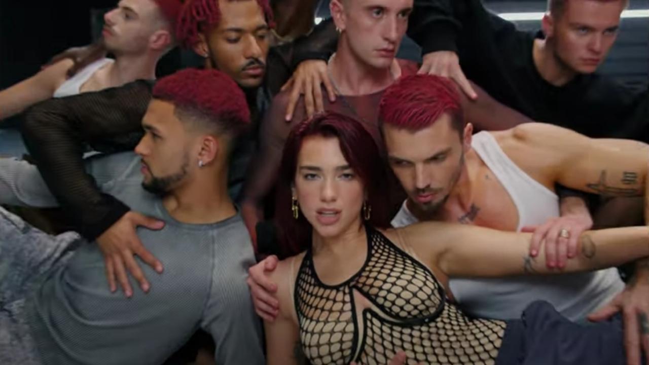 Dua Lipa brengt met ‘Houdini’ een nieuwe hit uit: ‘Vliegt lekker uit de bocht’