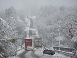 Duitsland waarschuwt inwoners voor gevaren door winterweer, vraagt om thuis te blijven.