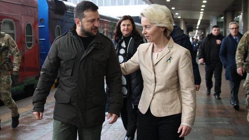 EU-Commissievoorzitter Von der Leyen in Kyiv: VS levert nieuwe wapens