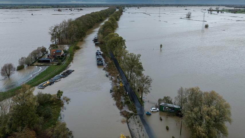 Extreme regenval veroorzaakt overstromingen in West-Vlaanderen en Noord-Frankrijk