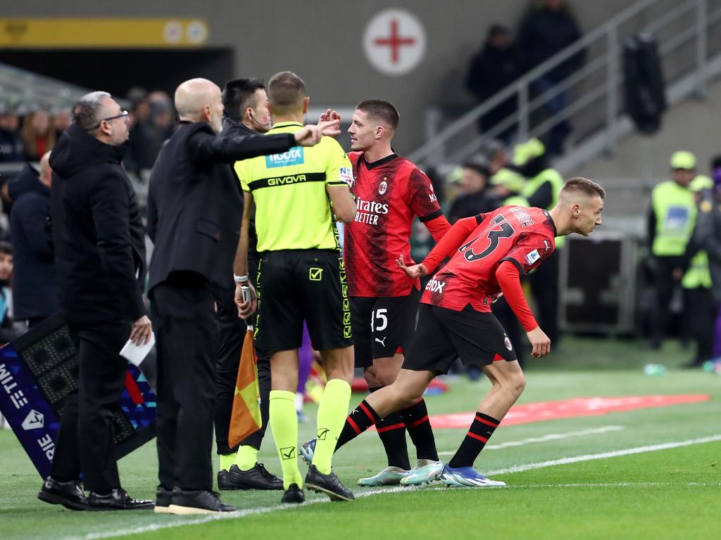 Francesco Camarda (15) van AC Milan maakt historie als jongste ooit in Serie A te debuten