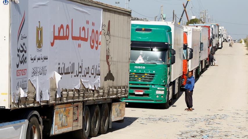 Israël en Hamas houden zich aan gevechtspauze, eerste hulp naar Gaza onderweg