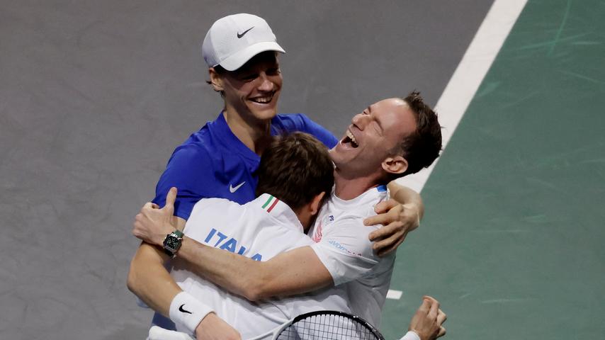 Italiaanse Tennisser Fabio Fognini Brengt Land naar Eerste Davis Cup-Overwinning in 43 Jaar