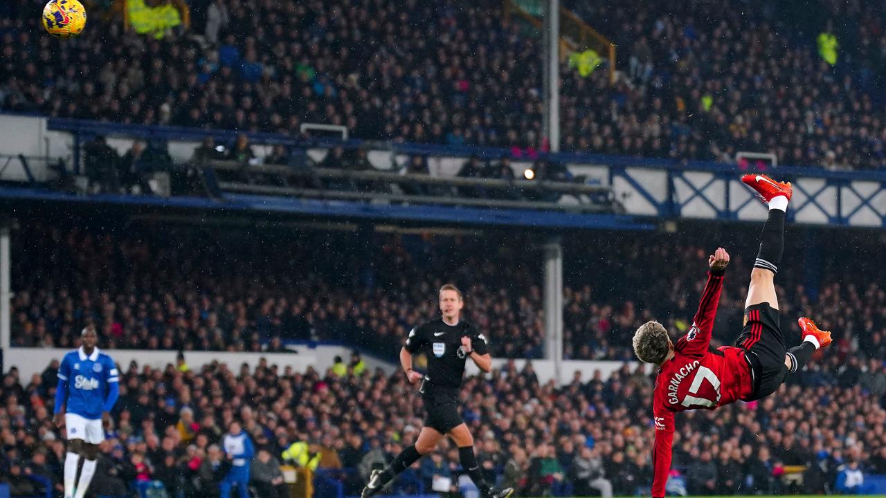 Oranje onder leiding van Ten Hag boekt derde overwinning op rij dankzij wondergoal van Garnacho