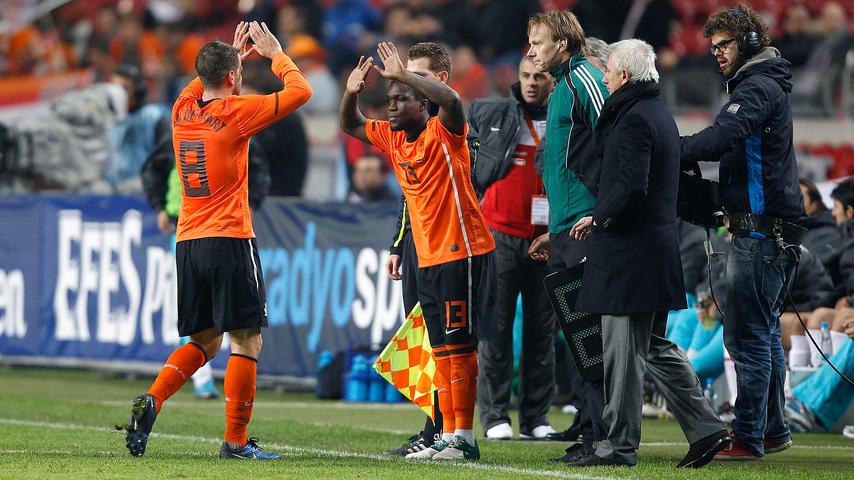 Royston Drenthe (36) beÃ«indigt lange voetbalcarriÃ¨re bij Kozakken Boys