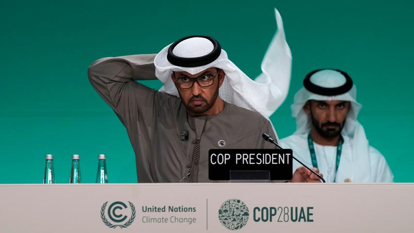 Dubai Klimaattop neemt voorzichtige stappen naar overeenkomst over fossiele brandstoffen.