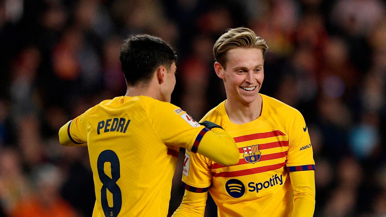 FC Barcelona verliest ondanks fraaie pass van Frenkie de Jong van Valencia