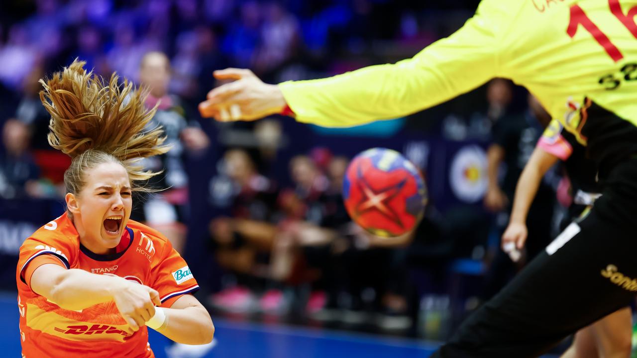 Handbalsters verzekeren zich van kwartfinaleplaats op WK en plaats op OKT na overwinning op Spanje