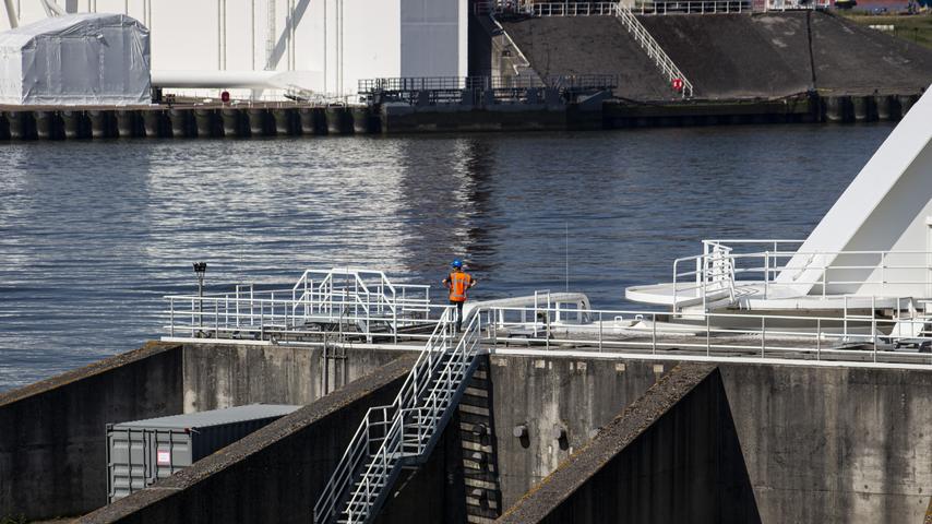 Hoogwater en storm Pia dwingen sluiting van Oosterscheldekering