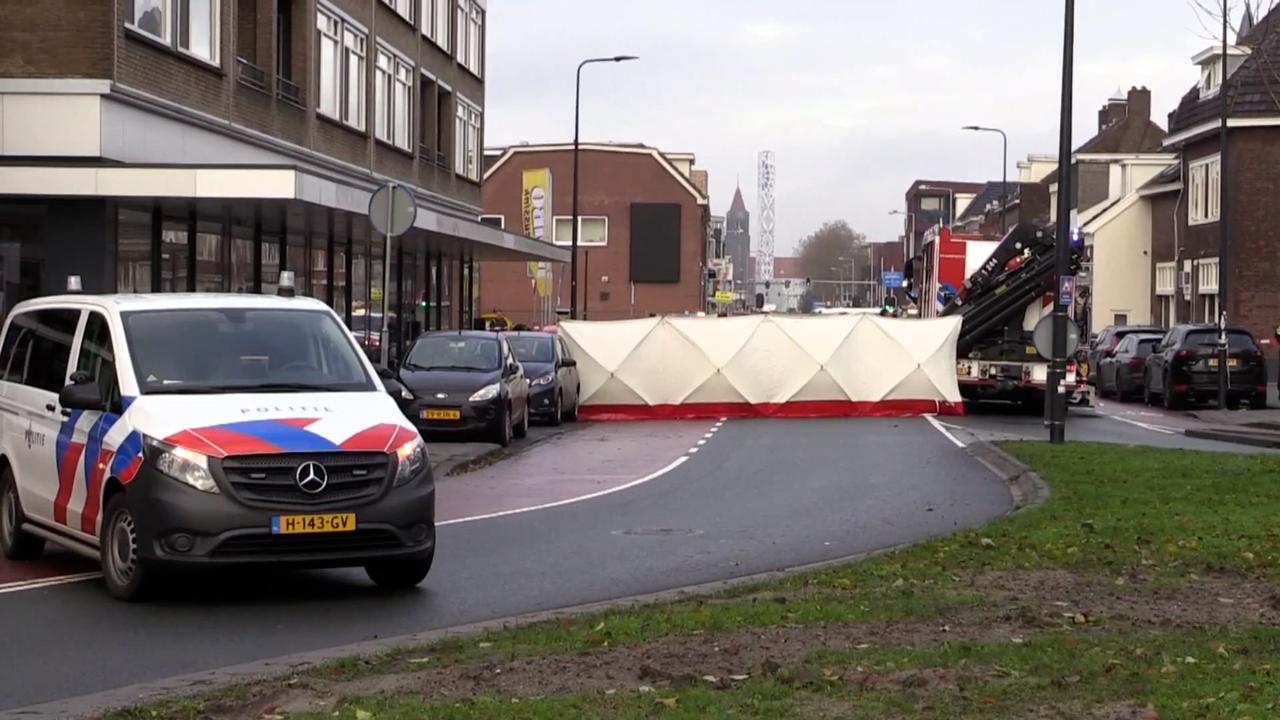 Politie vermoedt misdaad na vondst van lichaam in auto in Enschede