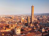 Reddingsactie voor scheve toren in Bologna kost Italiaanse stad miljoenen