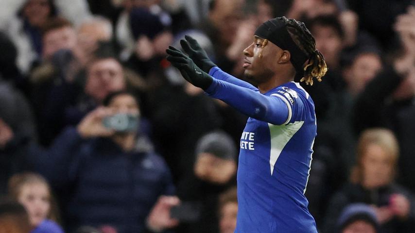 Stad ontsnapt aan nederlaag tegen Everton, Madueke bezorgt Chelsea welkom overwinningsgevoel