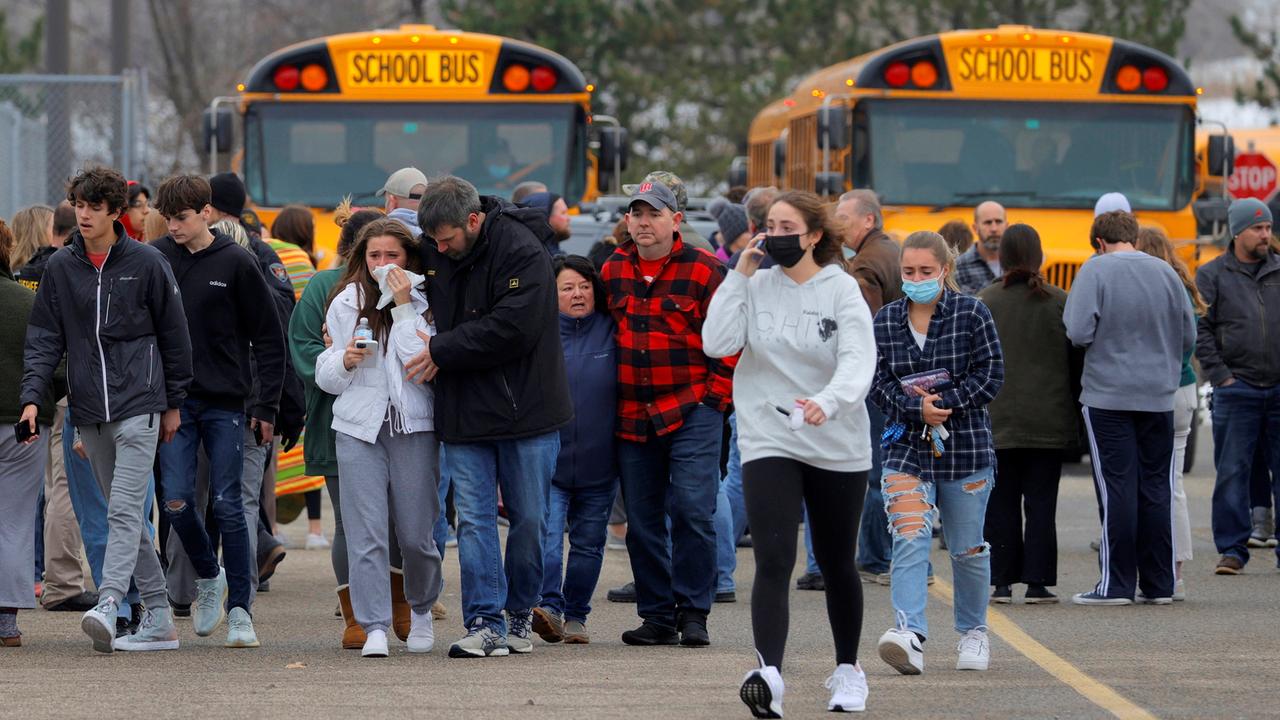 Tiener krijgt levenslange gevangenisstraf voor doodschieten van vier klasgenoten op school in Michigan