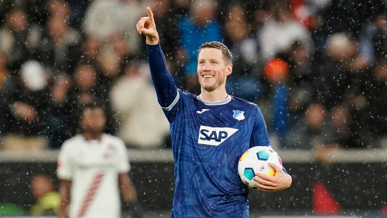 Weghorst scoort voor Hoffenheim, Simons wint met RB Leipzig